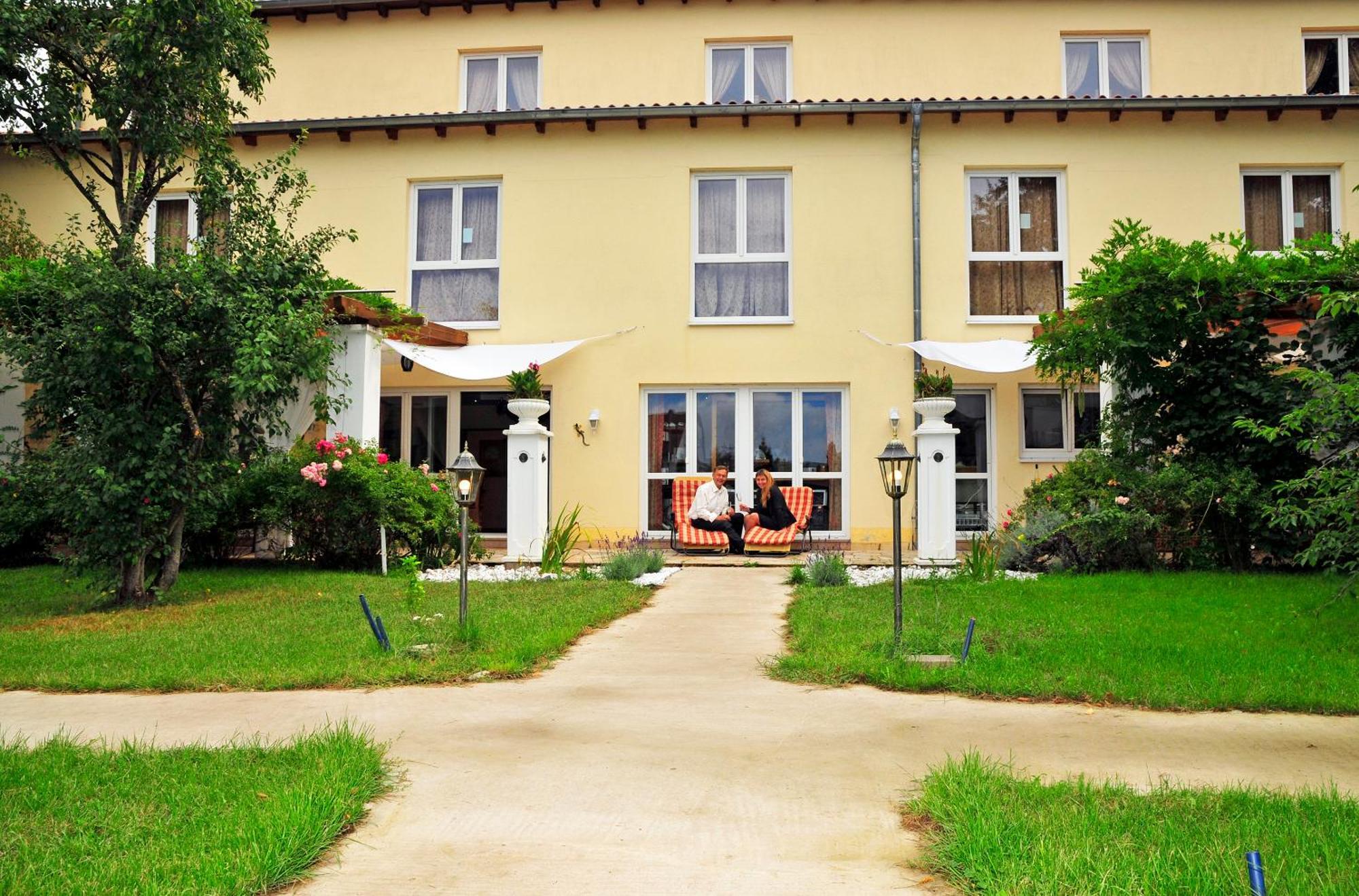 Mediterran Hotel Juwel Karlstein am Main Exteriör bild